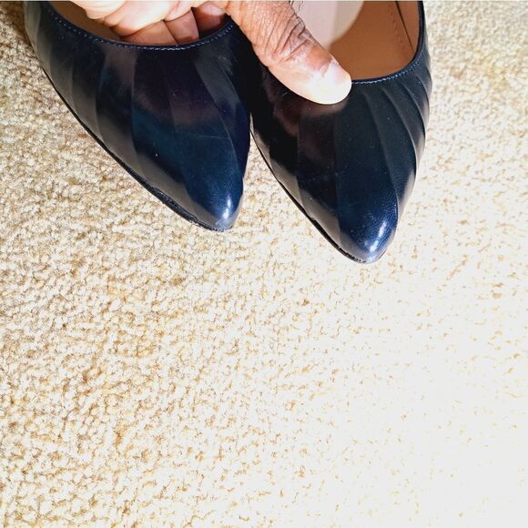 Stuart Weitzman   - Picture 4 of 7